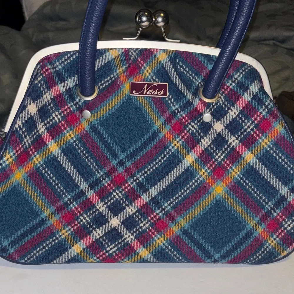 NESS BRAND..STRAIGHT FROM EDINBURGH SCOTLAND..TEAL PLAID WOOL TARTAN HAND BAG